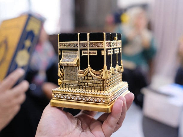 Choosing Meaningful Souvenirs From Your Umrah