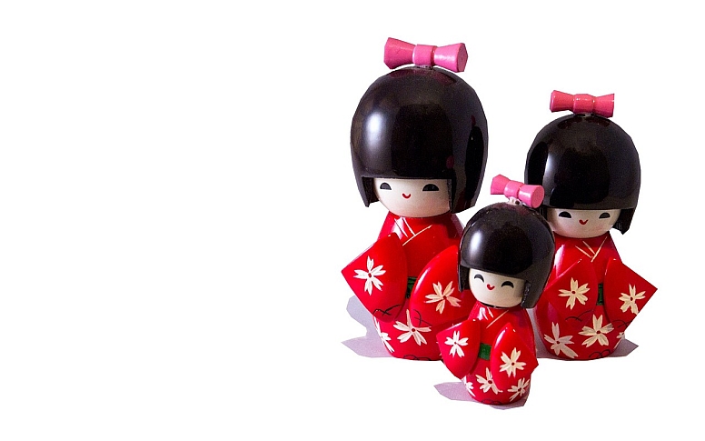 japanese kokeshi dolls