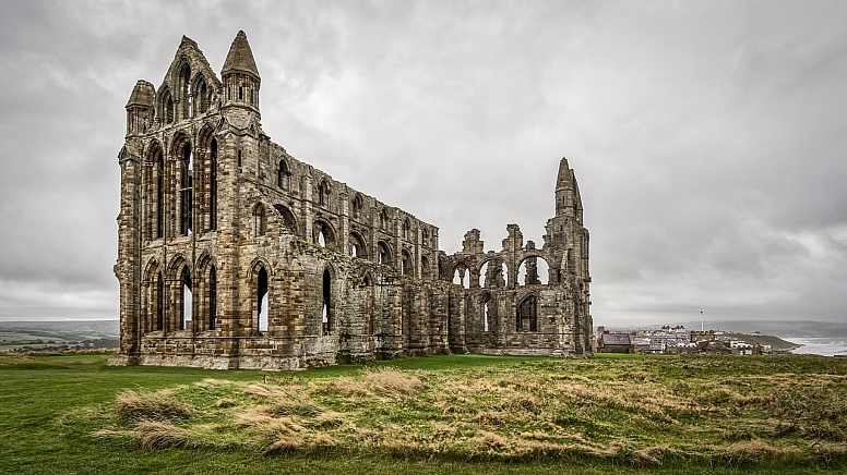 whitby abbey winter